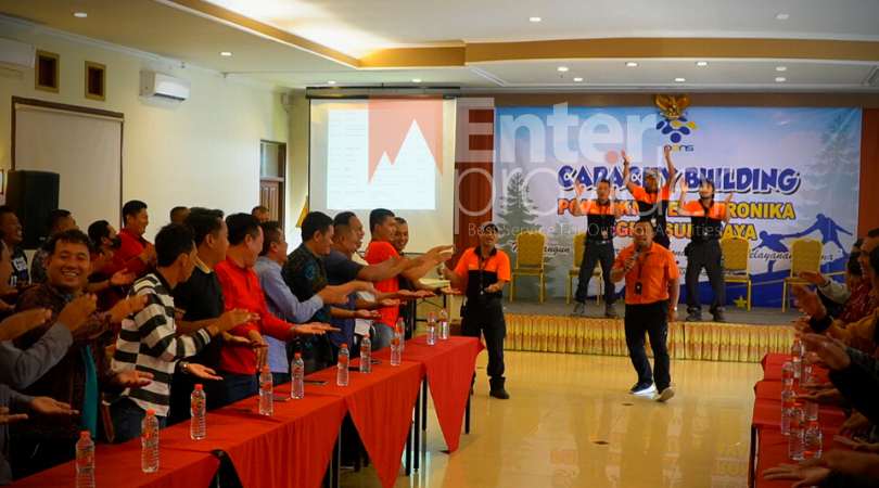 Capacity Building Politeknik Elektronika Negeri Surabaya di Blessing Hills Trawas